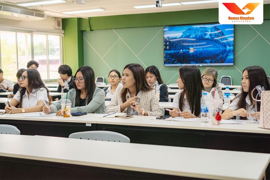 A class at Suan Sunandha Rajabhat University
